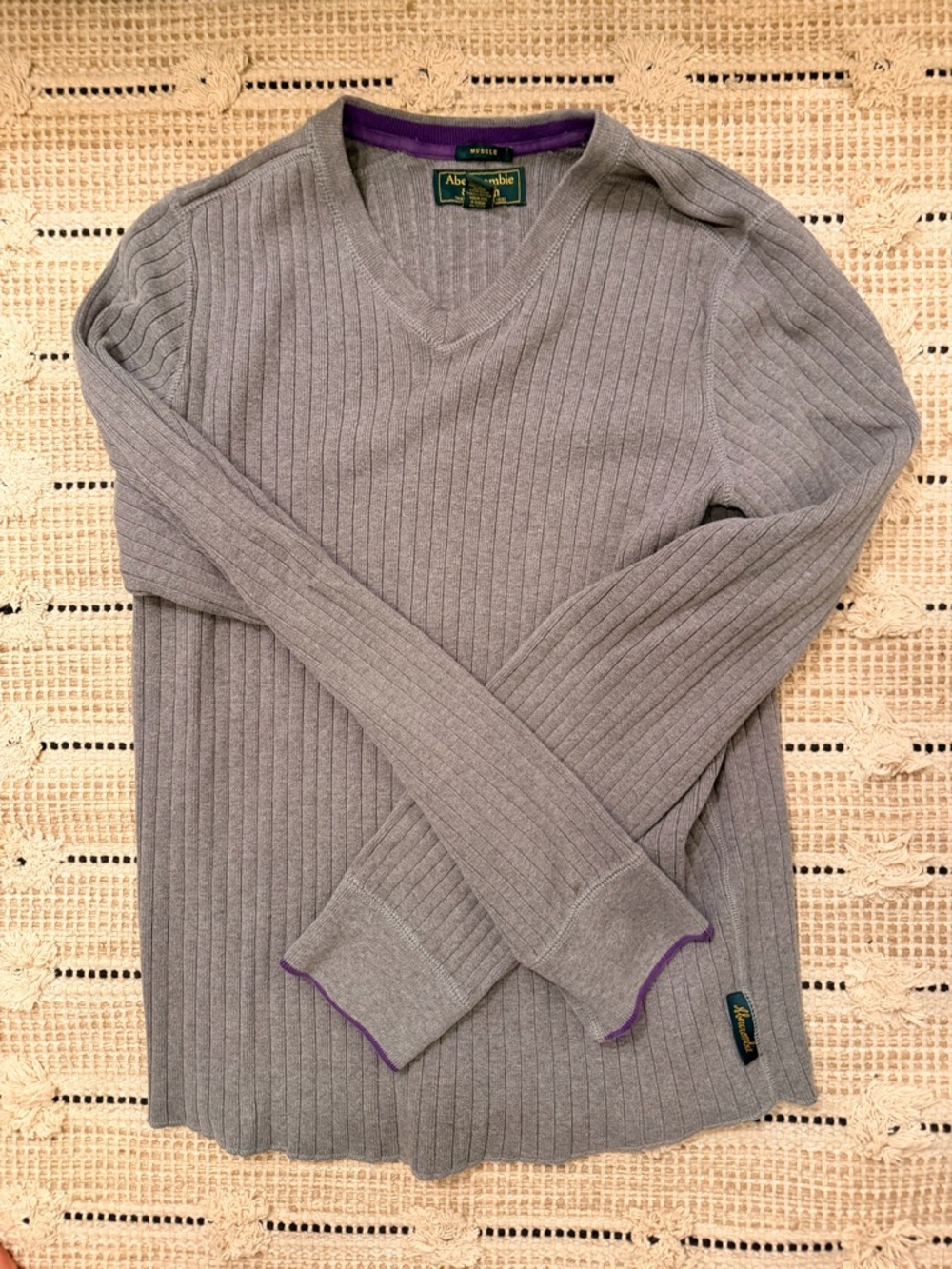 VINTAGE Abercrombie & Fitch Men's Ribbed V-Neck Sweater in Light Gray 100%cotton